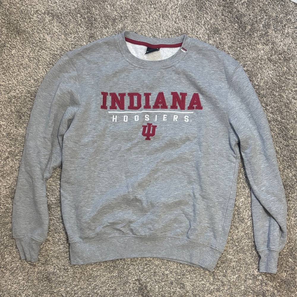 Colosseum Indiana Hoosiers Gray Crewneck with Crimson Lettering